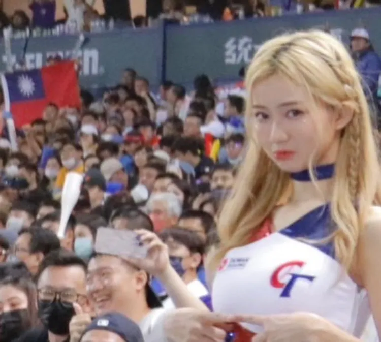 秀秀子哀怨表情引起網友關注。翻攝自秀秀子IG