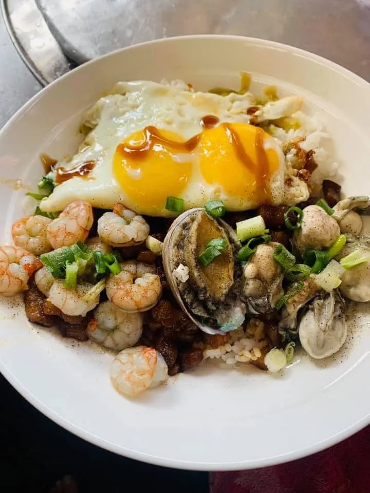 新竹「老五鹹粥」宣告因缺蛋停業10天。翻攝臉書「老五鹹粥」