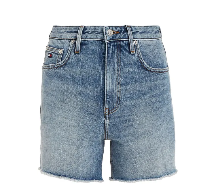 Tommy x Shawn春季系列女裝丹寧短褲，5380元。品牌提供