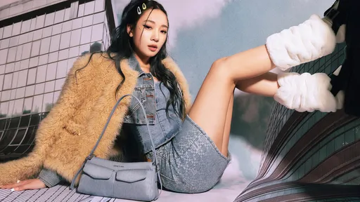 「腿精」吳卓源發功 115cm長美腿套上它變身90's日本高中妹