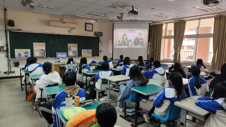 大溪警分局到大溪高中宣導。大溪警分局提供