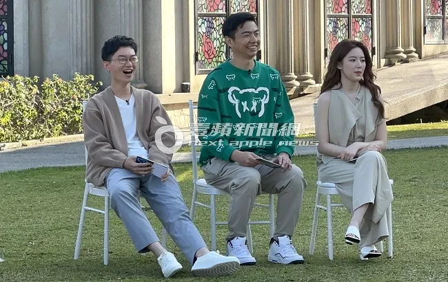 (G)I-DLE台灣女孩舒華（右），認真錄實境節目。特勤中心攝