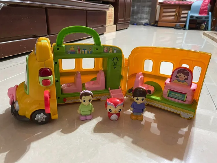 一名媽媽3日在網路上PO文，指她帶女兒逛南崁好市多時，看到2款一直下不了手的玩具降破7折，讓她當場心甘情願掏腰包買單，購物車裝滿滿。翻攝《Costco好市多 商品經驗老實說》社團