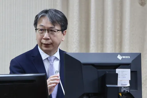 馬英九赴中隨扈不配槍！綠委憂安危　國安局長：昨和馬辦開會討論維安