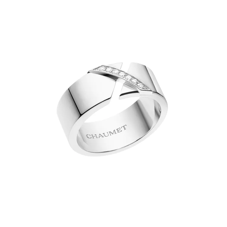 Liens Évidence 18K白金鑽戒，11萬6000元。品牌提供