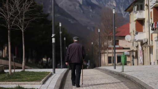 阿茲海默症早期徵兆就在眼睛裡! 研究:視網膜可反映腦細胞退化