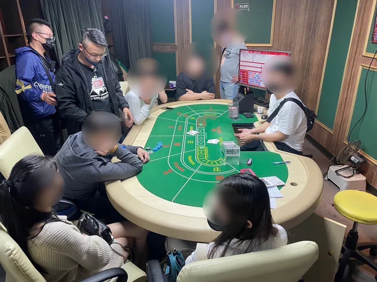 警方破獲百家樂職業賭場,賭補負責人、荷官及賭客。翻攝畫面