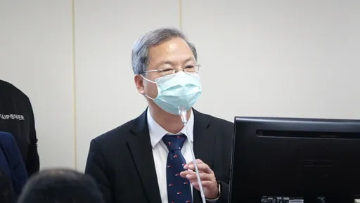 景氣燈號低迷 國發會主委龔明鑫坦承受這因素影響恐持續到年中