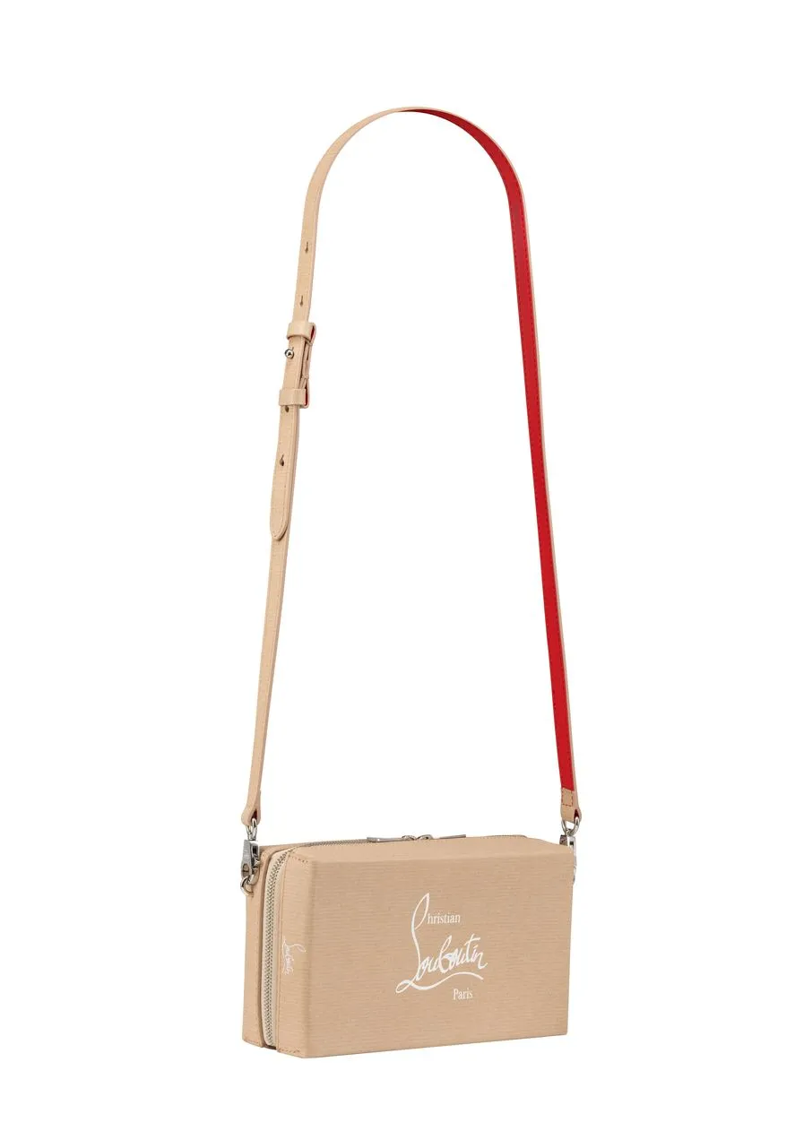 Christian Louboutin 2023年秋冬系列。品牌提供