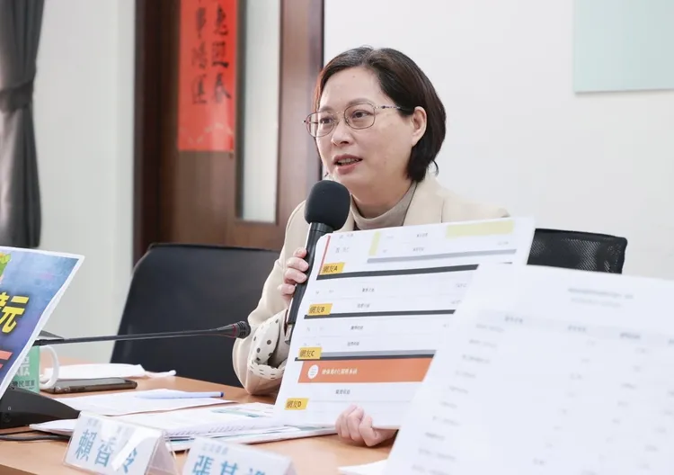 賴香伶認為，把撥補當唯一改革方案，就像吸鴉片。民眾黨提供