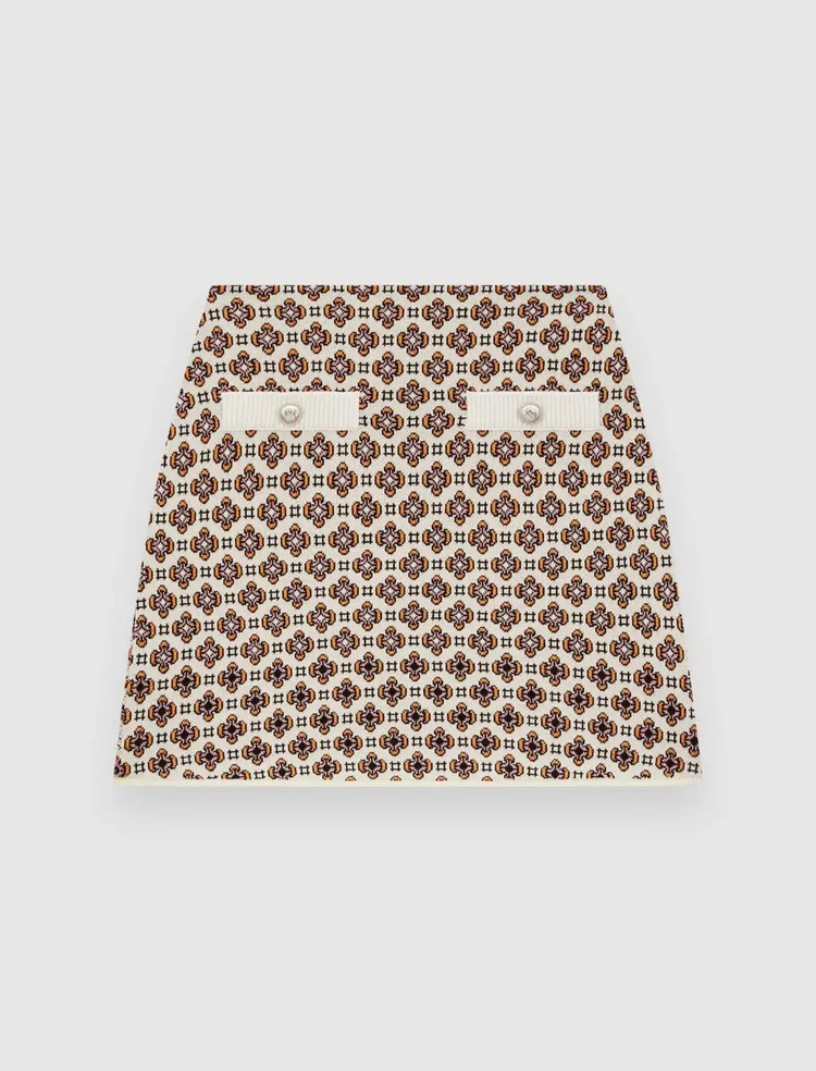 Maje花磚印花針織短裙，7990元。品牌提供