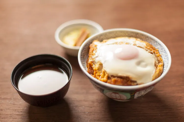 特製豬排丼。取自「銀座梅林」粉專