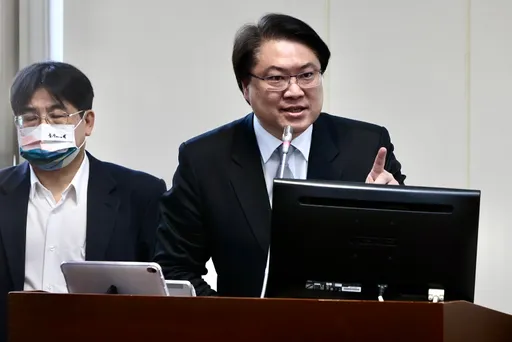 明仁會高調辦春酒　內政部挨罵「裝死」！林右昌喊冤：警當天做了這件事