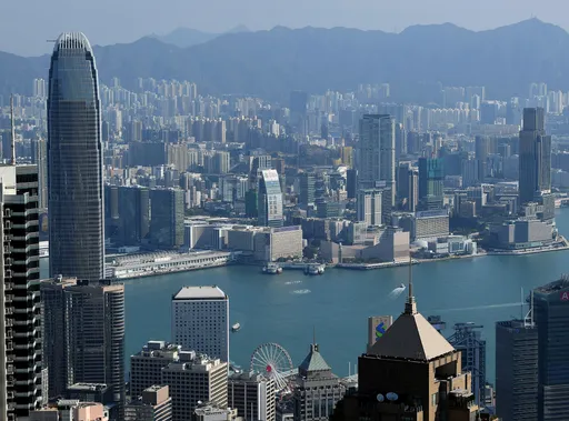 只能愛中國 英媒:中國逼香港人代放棄西方護照