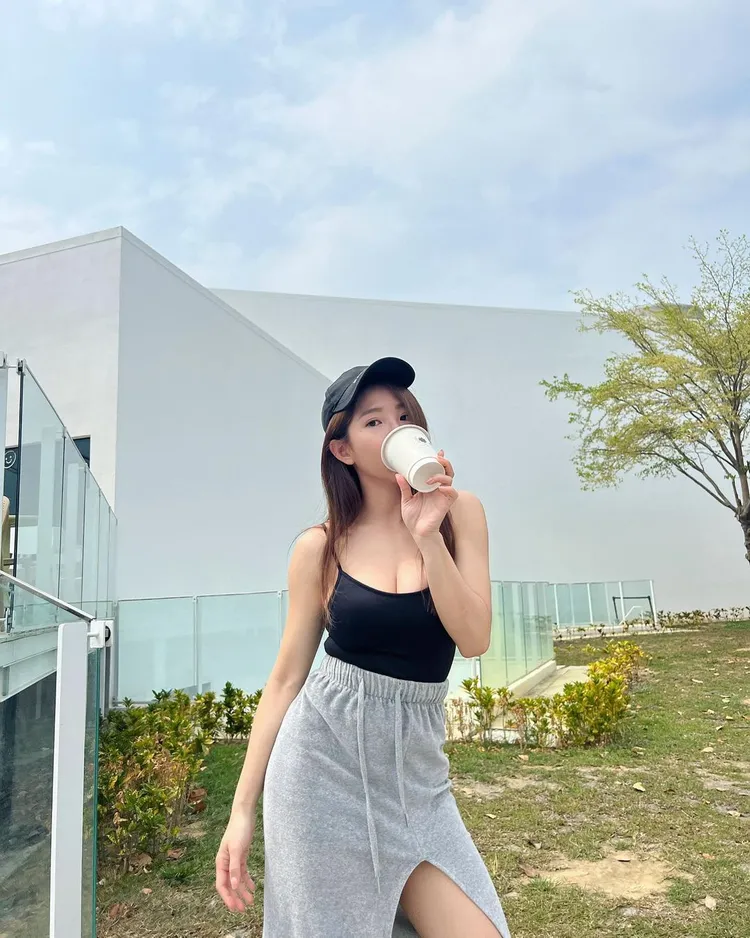 郭書瑤辣曬「長輩」三連拍。翻攝自郭書瑤IG