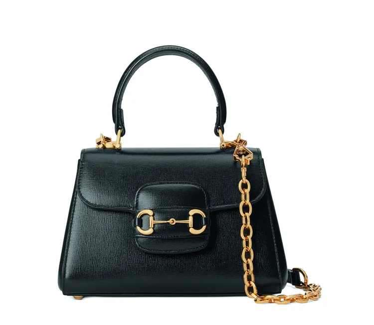 Horsebit 1955系列黑色迷你手提包，10萬800元。品牌提供