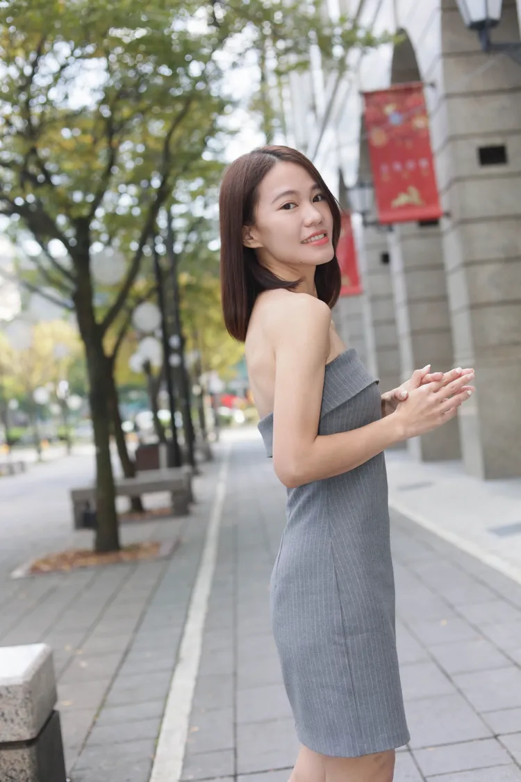 難得小露性感拍照。彭欣偉攝