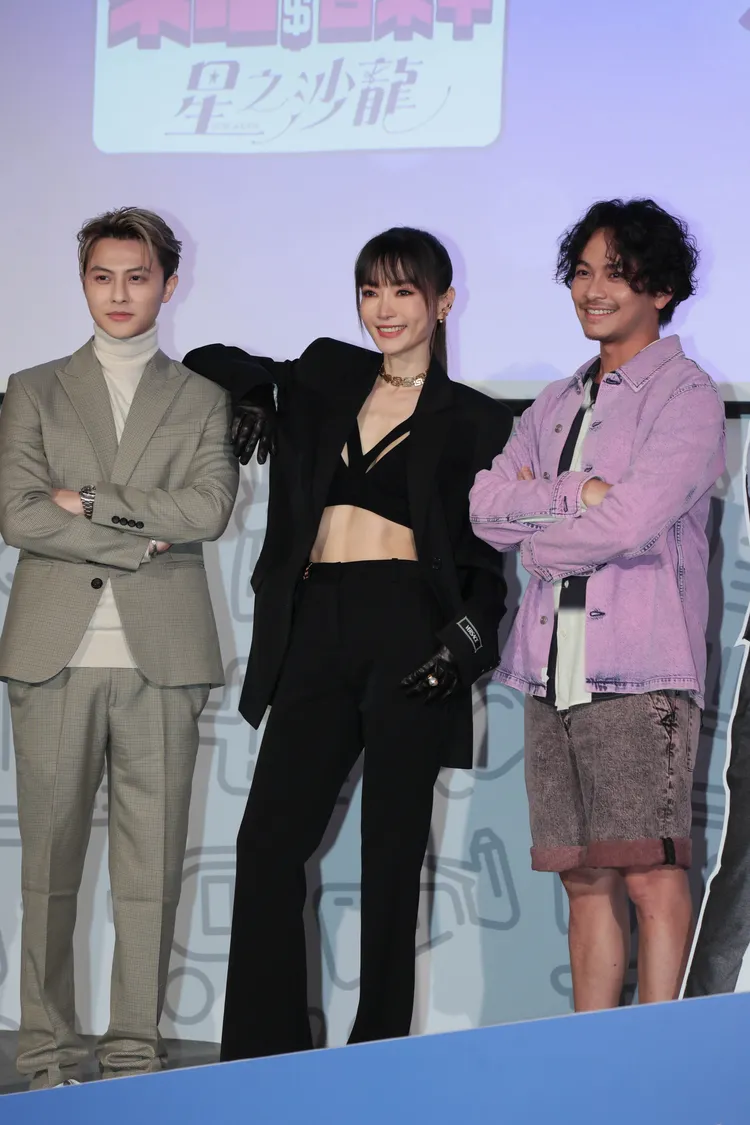 王子（左起）、謝金燕、楊銘威今天在記者會，互動有說有笑。彭欣偉攝