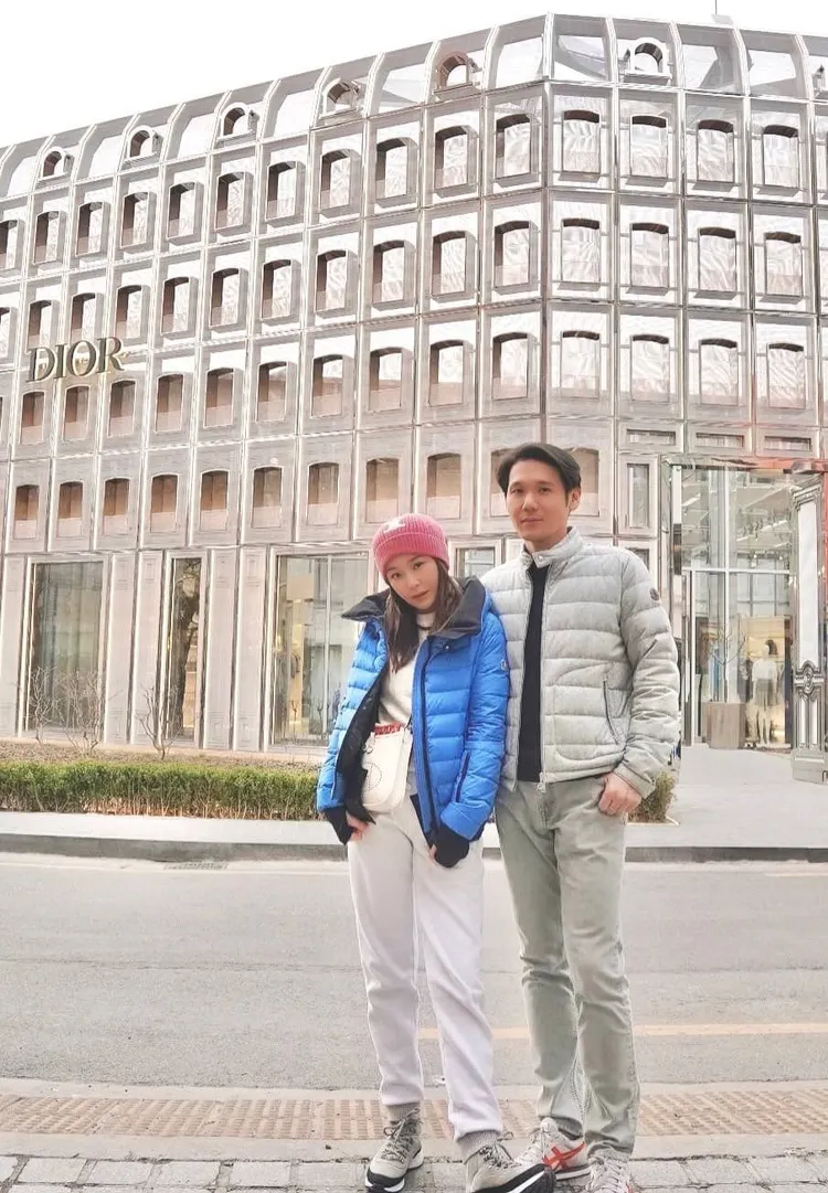 夫妻拍網美照。安珀提供