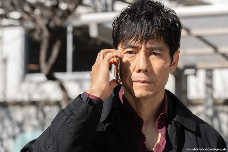 西島秀俊飾演外型看似黑道的刑警，每次見血就暈倒。friDay影音提供