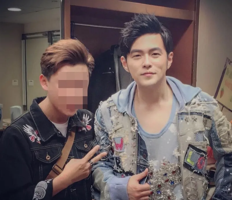 疑似落網的林男,與周杰倫的合照。翻攝IG