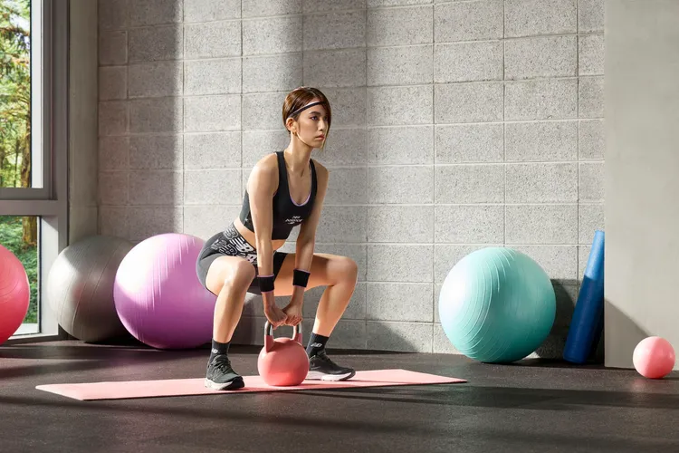 陳庭妮堅持1周至少到健身房報到2-3次，也熱愛跑步、做瑜伽。品牌提供