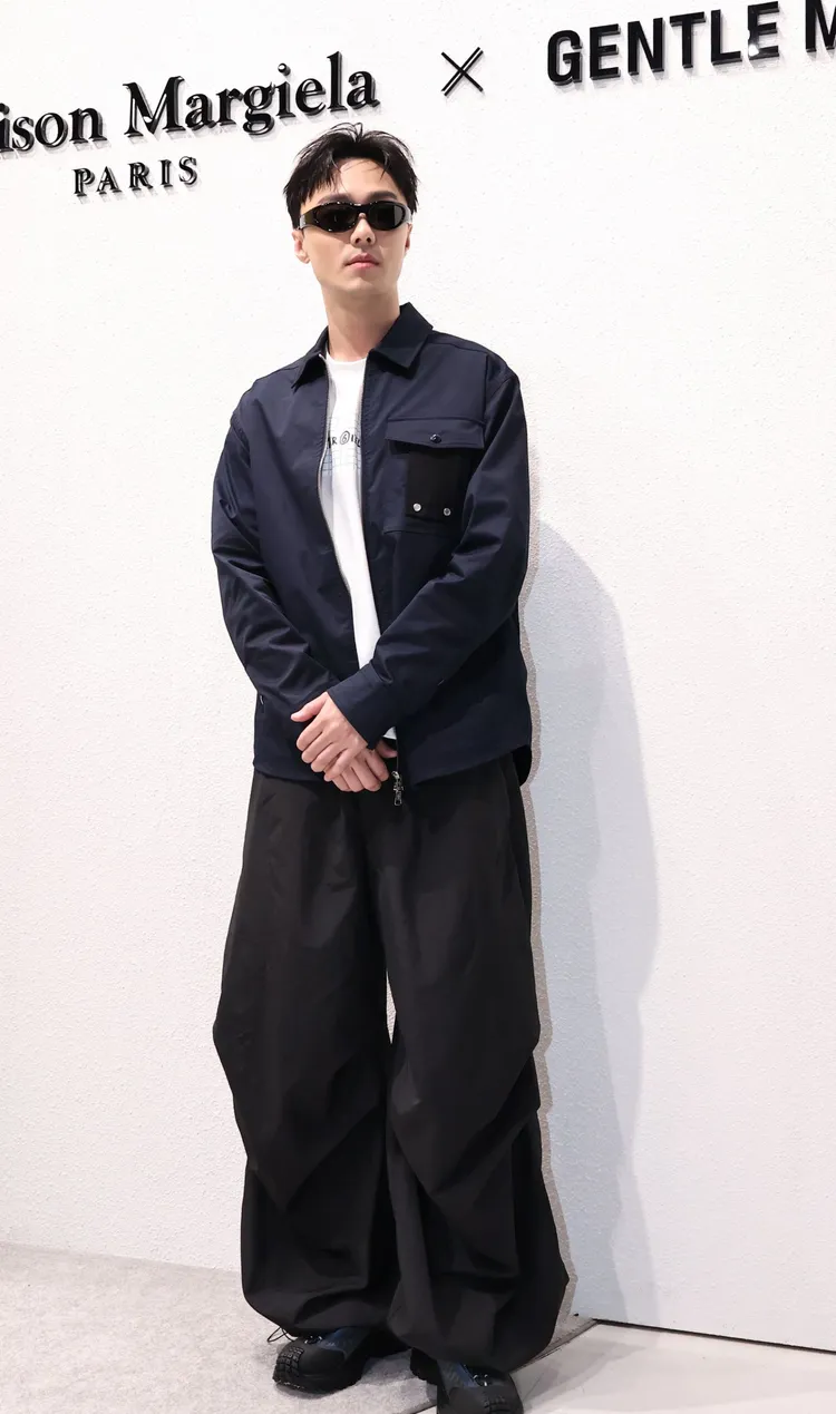 施柏宇笑稱希望把系列聯名墨鏡當髮箍戴之後，可以變成韓團GOT7香港成員王嘉爾。莊宗達攝