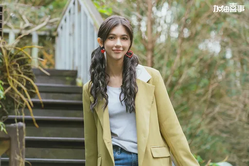 《機智》混血美女肢體不協調摔慘了 冒失鬼搞到Teddy濕透透