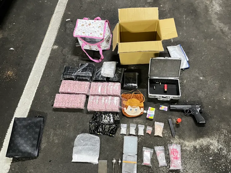 警方查獲的毒品。翻攝畫面