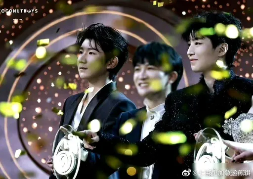 人氣男團成員連坐隔壁都不肯 坐實不合10周年演唱會還怎麼開