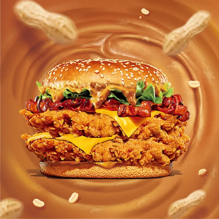 美式花生重磅雙層辣雞堡。業者提供