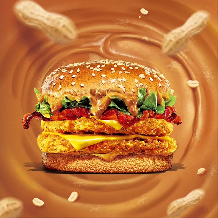 美式花生雙層脆雞堡。業者提供