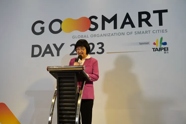 張錦麗致詞表示   新北市長侯友宜秉持「以民為天」的精神，要求市府局處和同仁要以「簡政便民」、「行動治理」、「智能城市」來服務市民。社會局提供