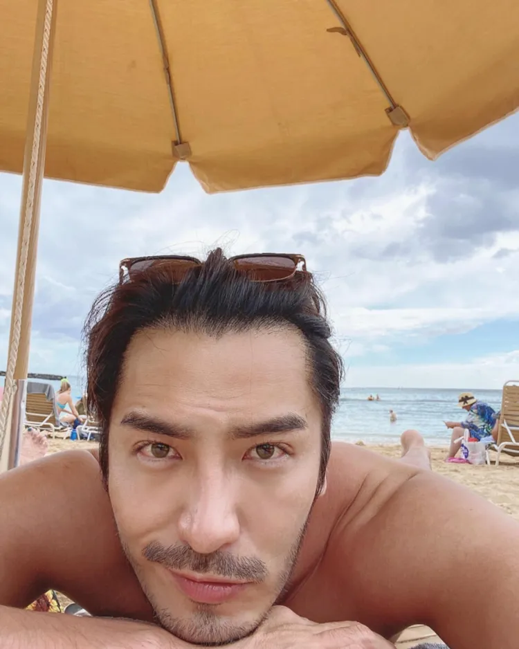 李至正外公是外國人。引自李至正臉書