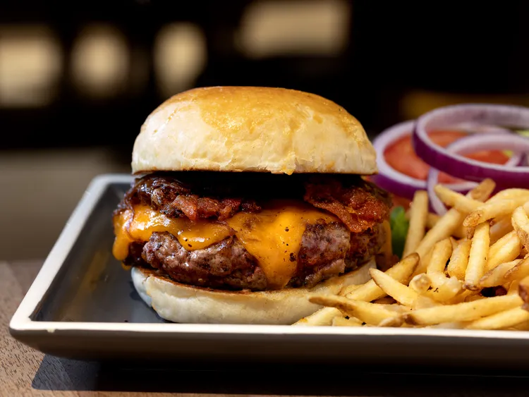 S&W乾式熟成牛肉漢堡。業者提供