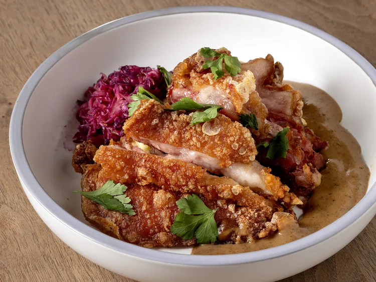 脆皮去骨究好豬腳。業者提供