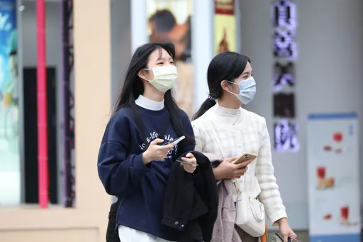 今天稍回溫!北台灣入夜迎雨彈 本周高溫上看35°C「這天再轉涼」