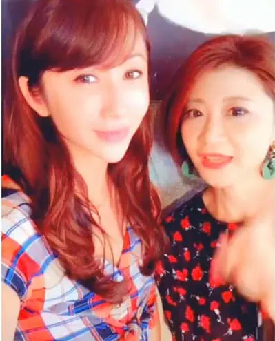 許淑華(左)與林楚茵曾被爆料一起拍抖音。翻攝自抖音