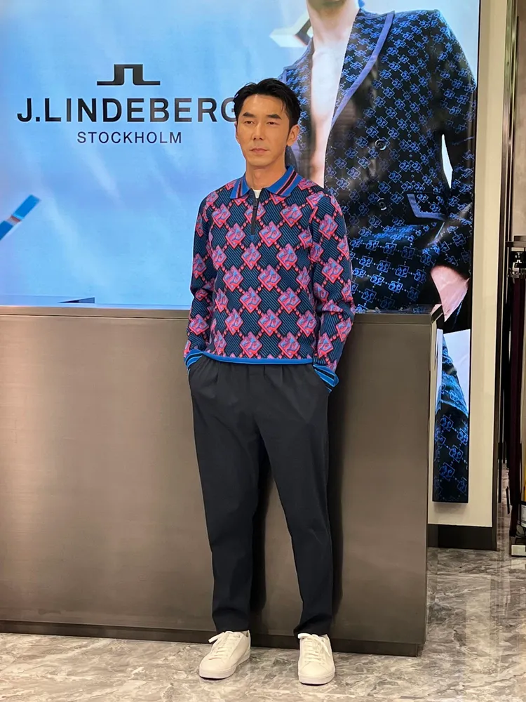李李仁今以J.LINDEBERG春夏系列鑽石圖騰Polo衫、搭配彈性打褶伸縮褲的休閒造型亮相，同步宣告擔綱品牌2023春夏系列形象代言。邱瓈瑩攝