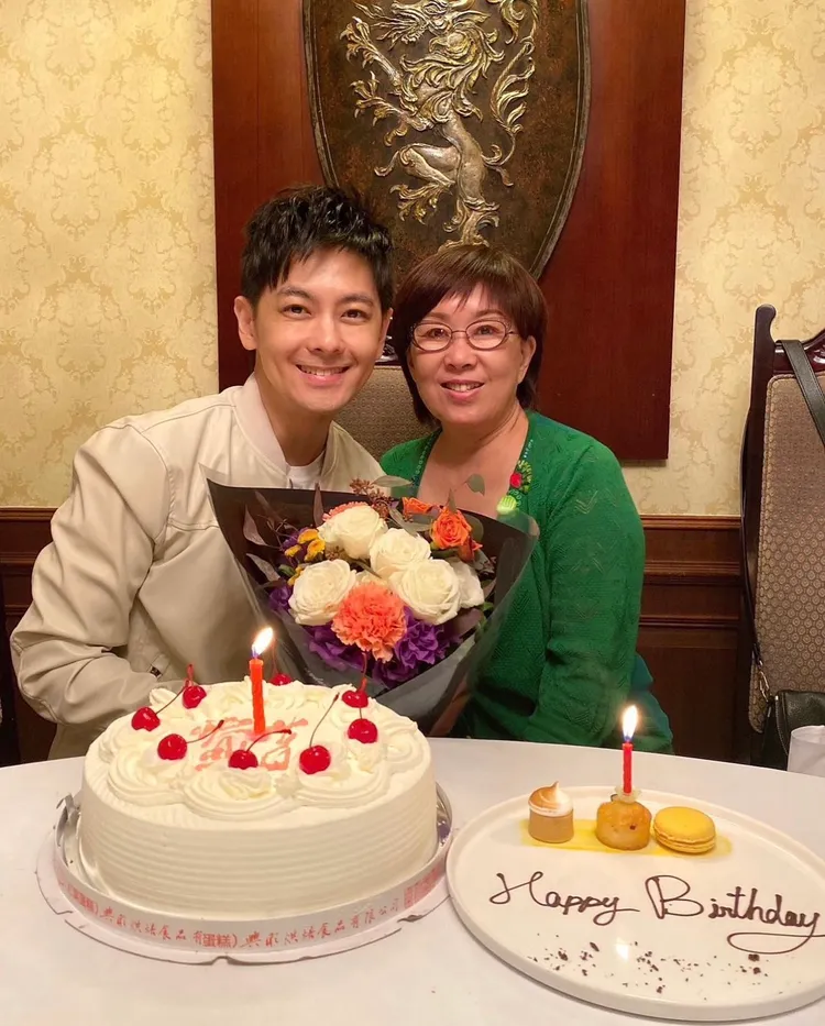 林志穎（左）為媽媽慶生。翻攝林志穎IG