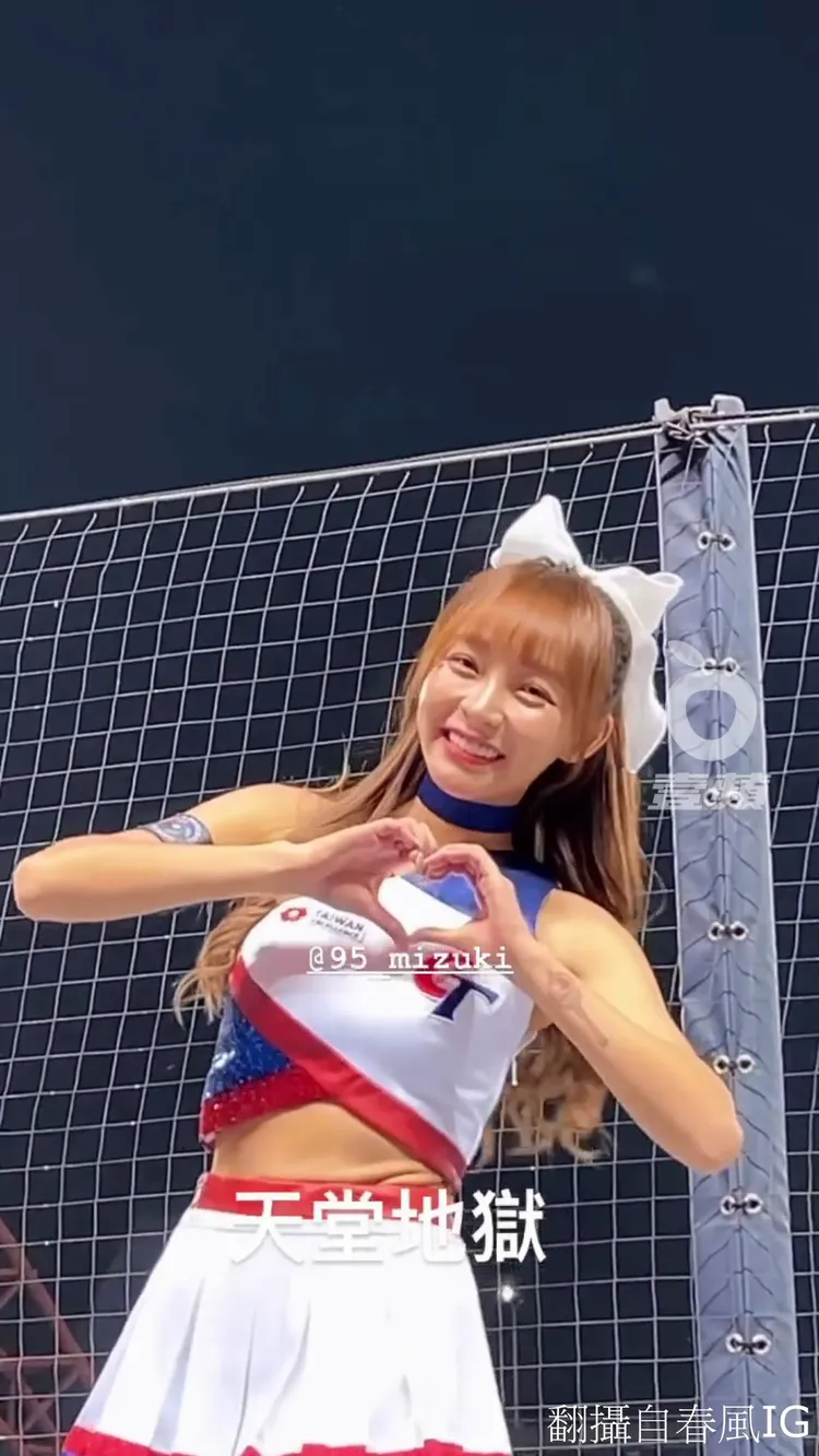 林襄甜笑與春風互動。翻攝自春風IG