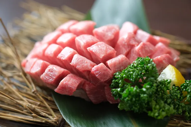 特級牛舌根，售價680元。業者提供