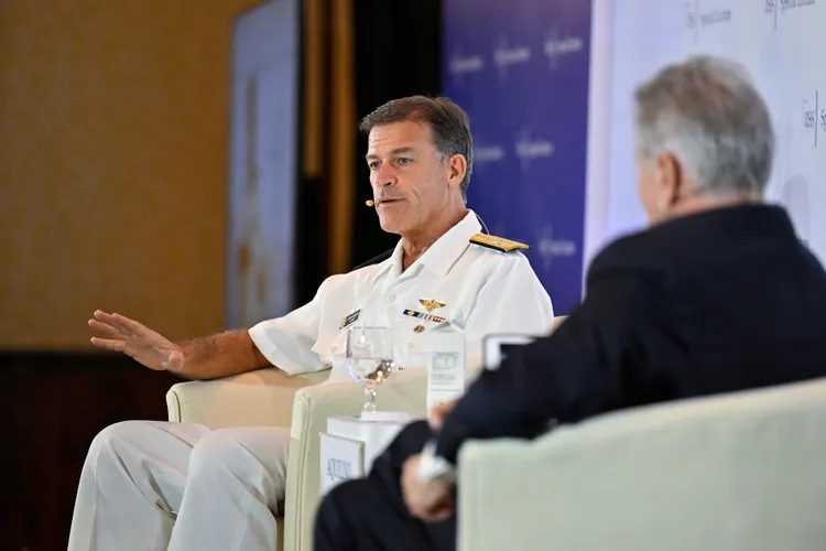 這是國際戰略研究所主辦的講座。路透社