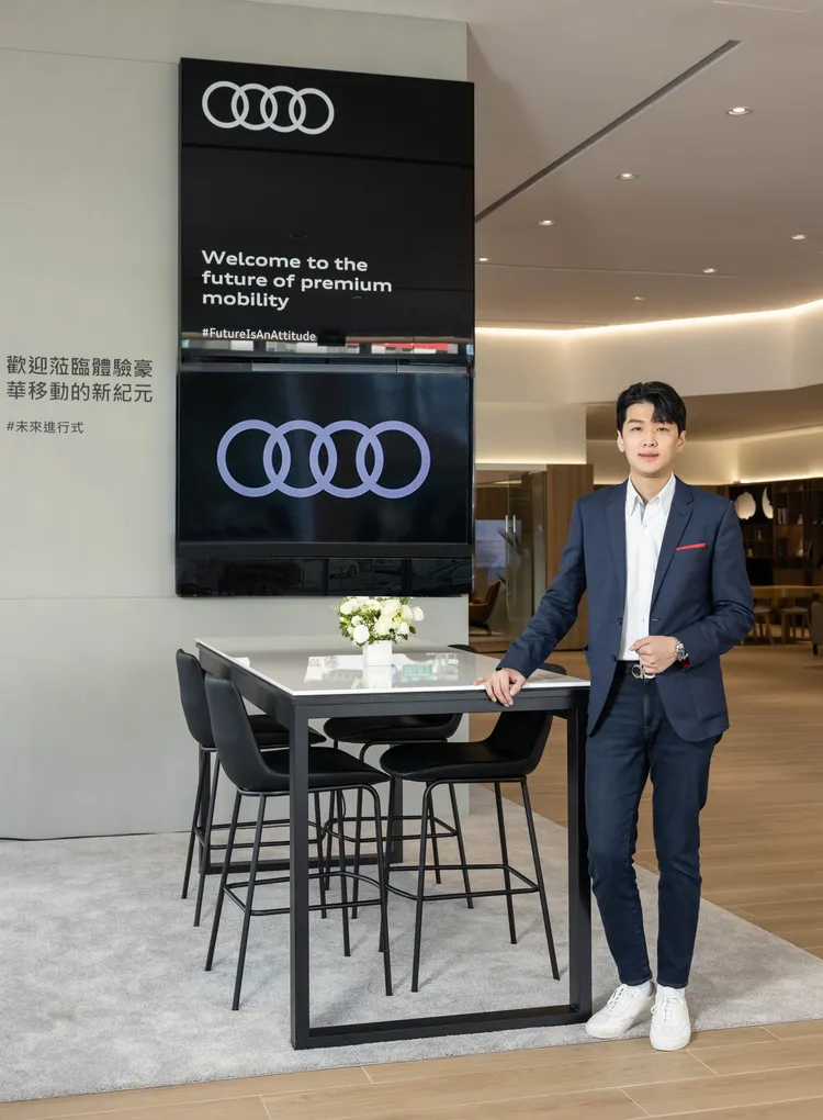 在Audi Progressive Retail Concept的設計概念下，Audi南港展示中心也首度「Audi Host禮賓大使」服務。原廠照片