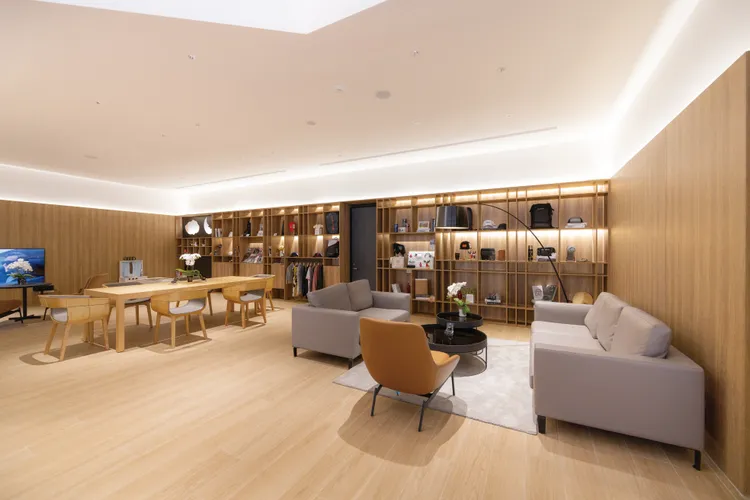 Audi南港展示中心以暖色系現代風格打造全新客休區。原廠照片