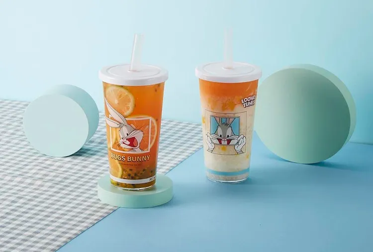 Mr.Wish鮮果茶玩家2款超可愛會員卡，角色分別為樂一通家族的兔巴哥以及羅拉兔。業者提供