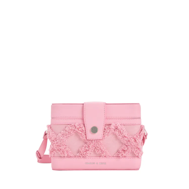 Bronte斜背小方包，1990元。品牌提供