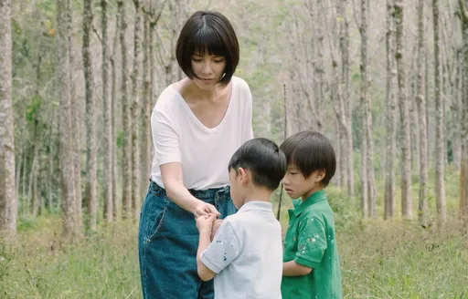 李心潔6歲雙胞胎兒入鏡　人母難為遭繼女質疑「一棒清醒」