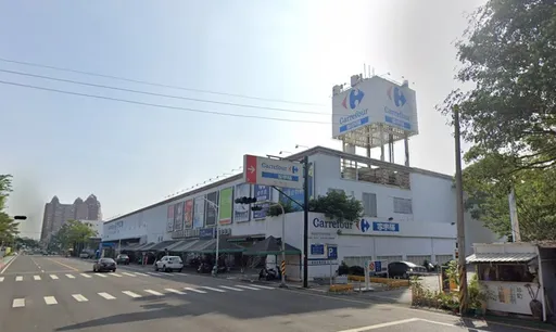 不是愚人節笑話!家樂福北門店撐到最後「不關了」 網笑了:把眼淚還給我