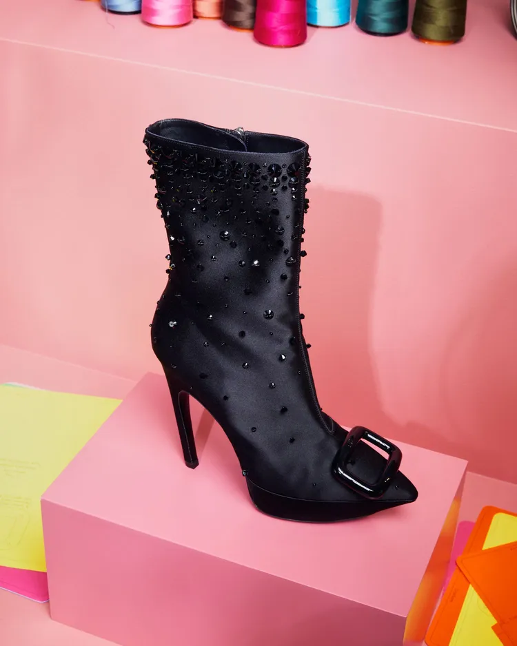 Roger Vivier 2023秋冬系列。品牌提供